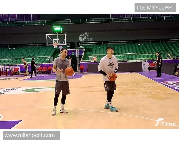 卢表示比尔今日缺席对抗训练仅进行投篮练习状态仍需观察 卢表示比尔今日缺席对抗训练仅进行投篮练习状态仍需观察