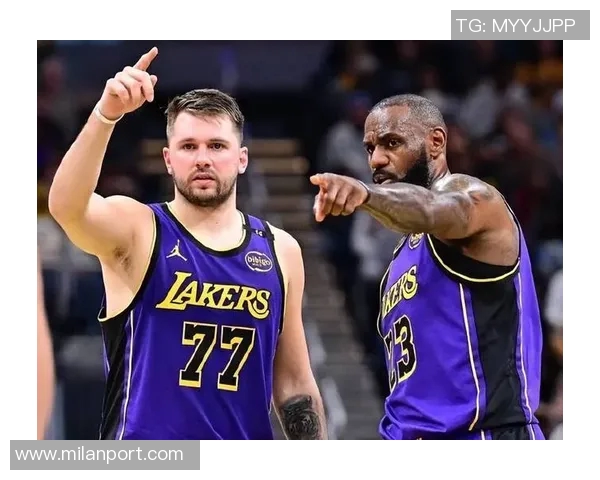 老詹缺席训练卢卡强调场下默契的重要性与细节讨论 老詹缺席训练卢卡强调场下默契的重要性与细节讨论