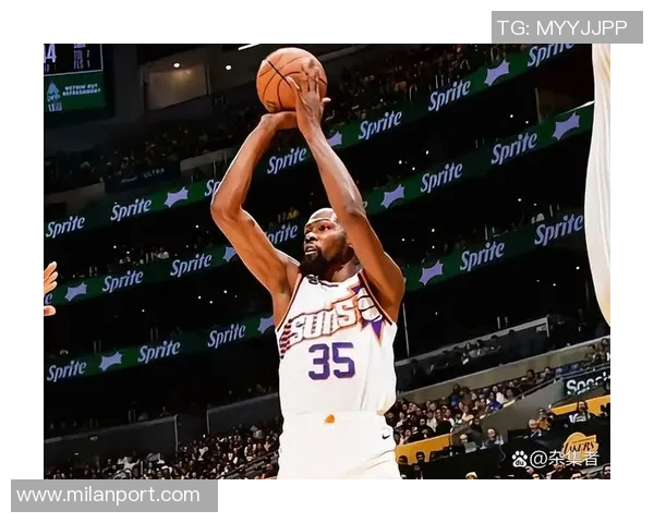 杜兰特首节状态低迷全场13投仅6中贡献15分4篮板2助攻1盖帽